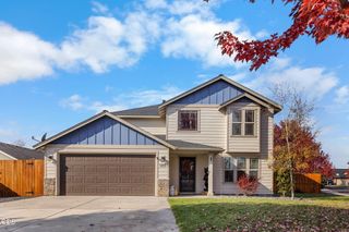 1311 NW 21st Street, Redmond, OR 97756