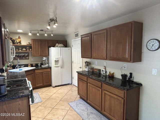 905 N Venice Ave Apt A, Tucson, AZ 85711