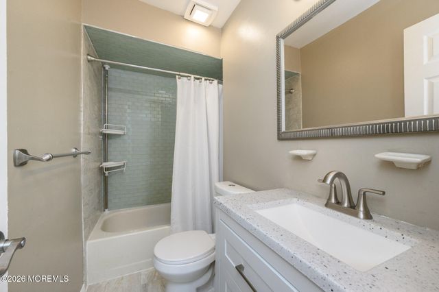 725 Darlington Drive, Old Bridge, NJ 08857