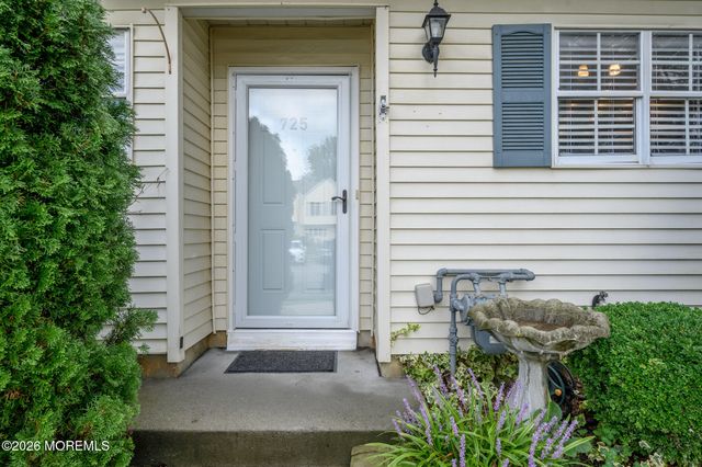 725 Darlington Drive, Old Bridge, NJ 08857
