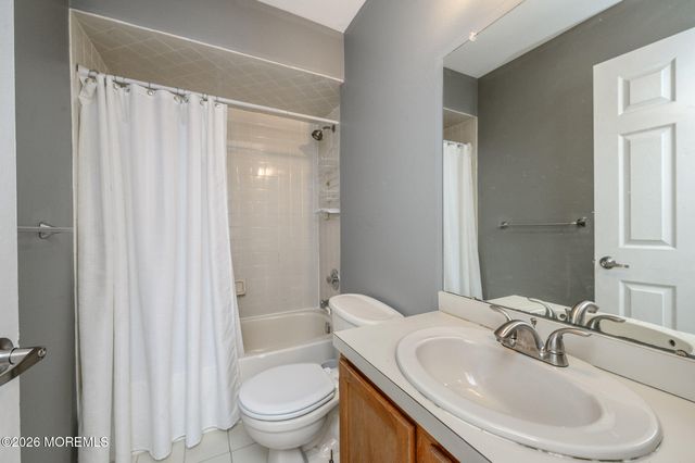 725 Darlington Drive, Old Bridge, NJ 08857