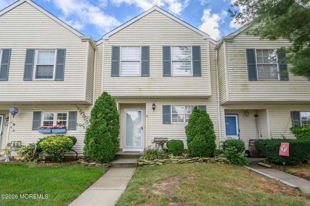 725 Darlington Drive, Old Bridge, NJ 08857