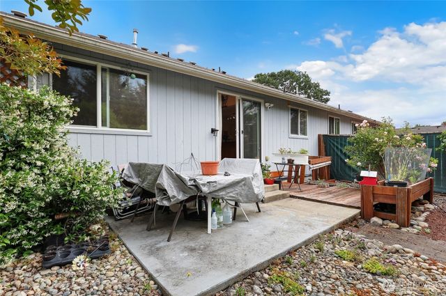 8549 8th Court SE, Olympia, WA 98513