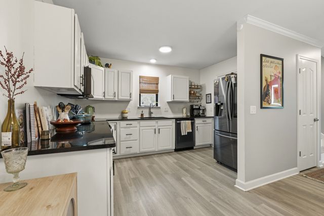 1400 Walsh St, Nashville, TN 37208