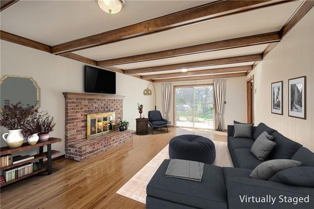 207 NW Woodbine Avenue, Lee's Summit, MO 64063