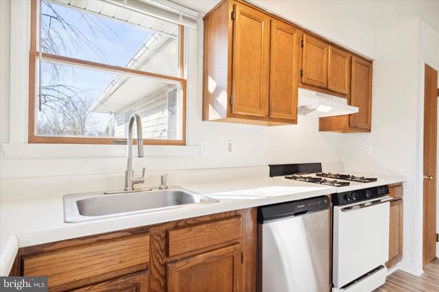 99 GRANT AVE, Moorestown, NJ 08057