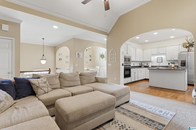 180 LIME CREEK LANE, Chelsea, AL 35043