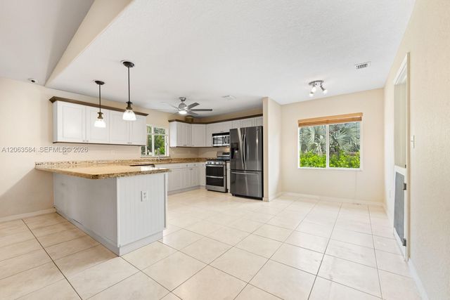 32361 SW 202nd Pl, Homestead, FL 33030