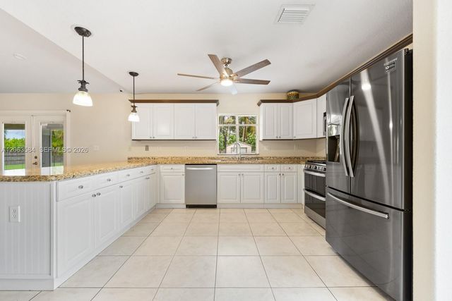 32361 SW 202nd Pl, Homestead, FL 33030