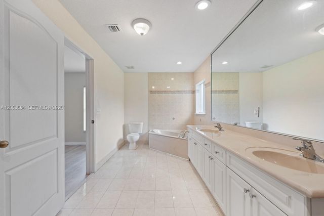 32361 SW 202nd Pl, Homestead, FL 33030