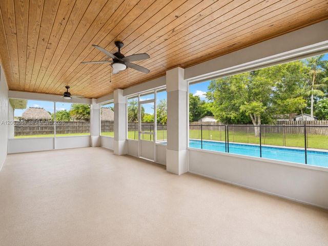 32361 SW 202nd Pl, Homestead, FL 33030