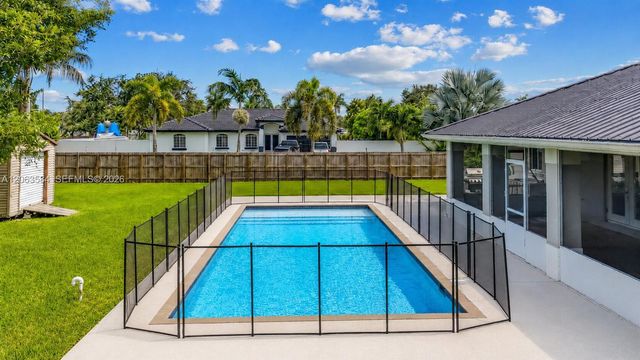 32361 SW 202nd Pl, Homestead, FL 33030