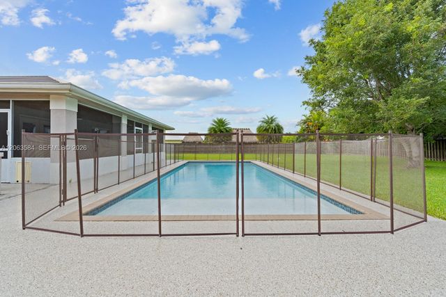 32361 SW 202nd Pl, Homestead, FL 33030