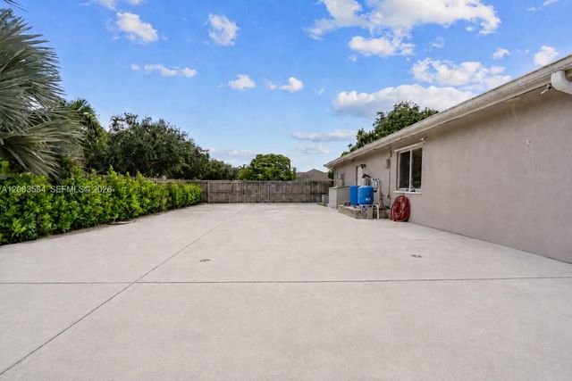 32361 SW 202nd Pl, Homestead, FL 33030