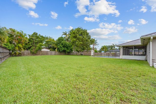 32361 SW 202nd Pl, Homestead, FL 33030