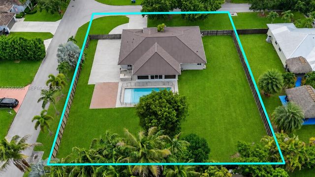 32361 SW 202nd Pl, Homestead, FL 33030