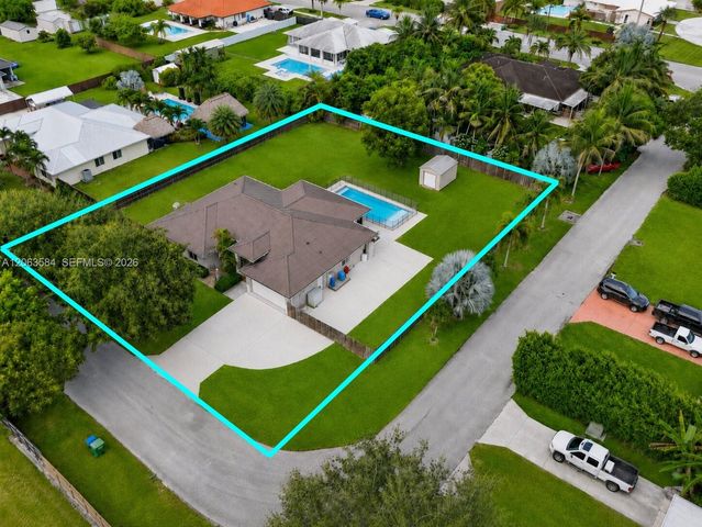 32361 SW 202nd Pl, Homestead, FL 33030