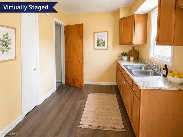 15807 Harvard Avenue, Cleveland, OH 44128
