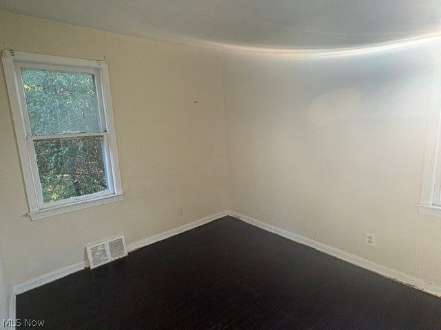 15807 Harvard Avenue, Cleveland, OH 44128