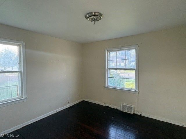 15807 Harvard Avenue, Cleveland, OH 44128