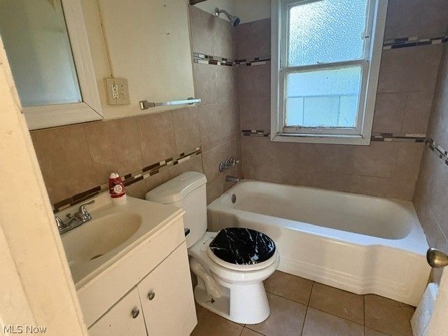 15807 Harvard Avenue, Cleveland, OH 44128