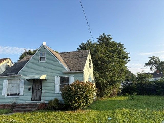 15807 Harvard Avenue, Cleveland, OH 44128