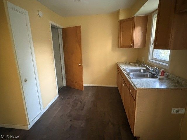 15807 Harvard Avenue, Cleveland, OH 44128
