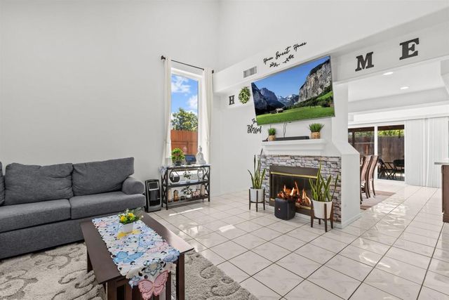 7075 Oak Glenn Ct, Lemon Grove, CA 91945