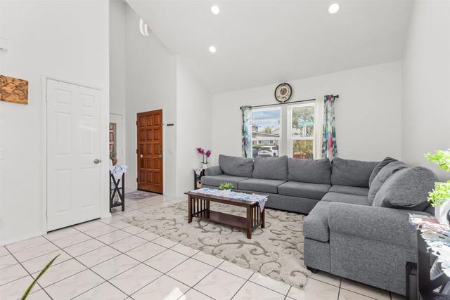 7075 Oak Glenn Ct, Lemon Grove, CA 91945
