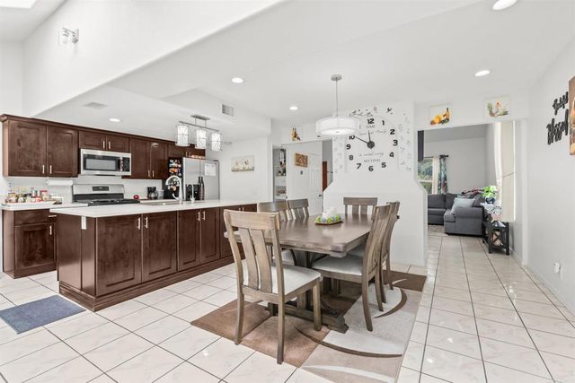 7075 Oak Glenn Ct, Lemon Grove, CA 91945
