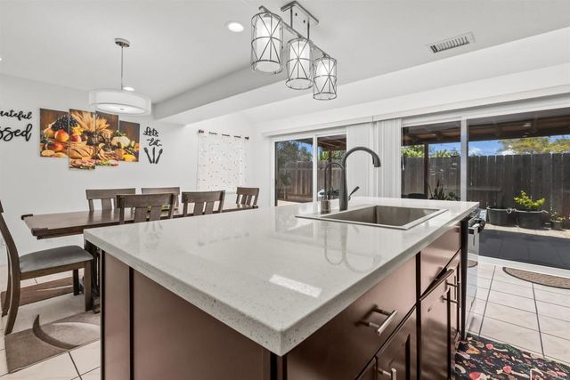 7075 Oak Glenn Ct, Lemon Grove, CA 91945