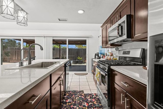 7075 Oak Glenn Ct, Lemon Grove, CA 91945