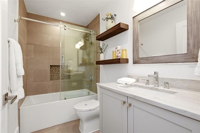 7455 SPARKLING LAKE ROAD, Orlando, FL 32819