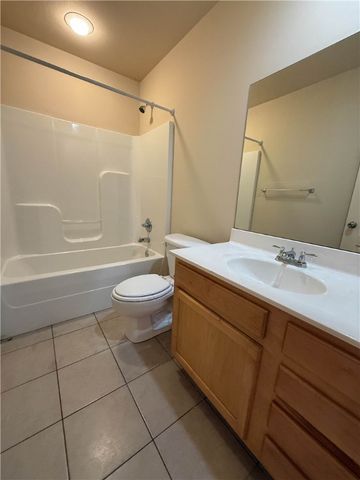 902 Oakwood Street, Centerton, AR 72719