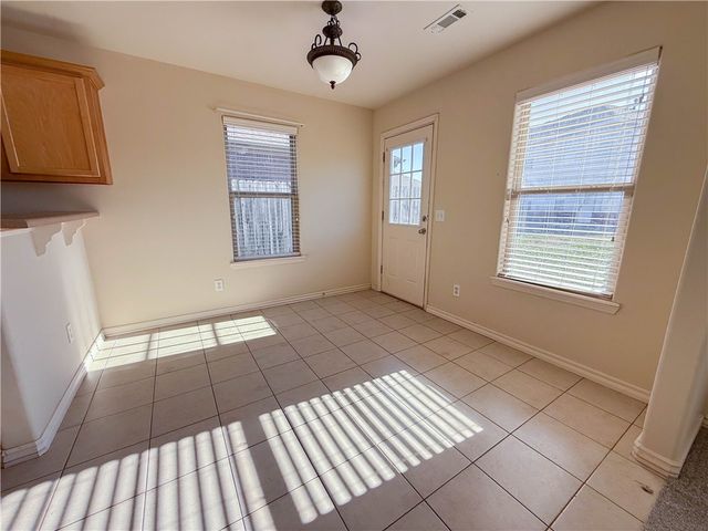 902 Oakwood Street, Centerton, AR 72719