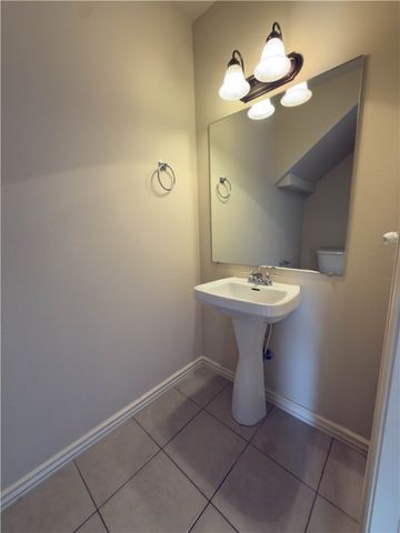 902 Oakwood Street, Centerton, AR 72719