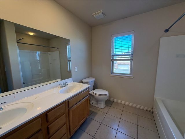 902 Oakwood Street, Centerton, AR 72719