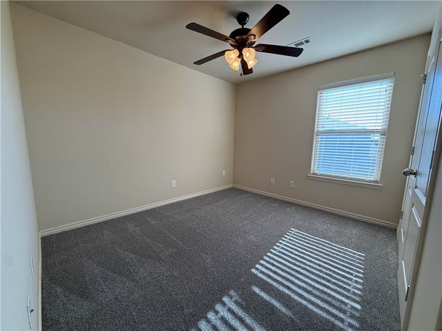 902 Oakwood Street, Centerton, AR 72719