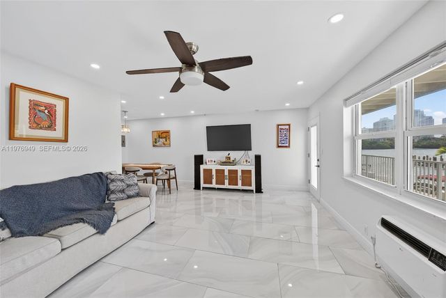3922 NE 166th St S209, North Miami Beach, FL 33160