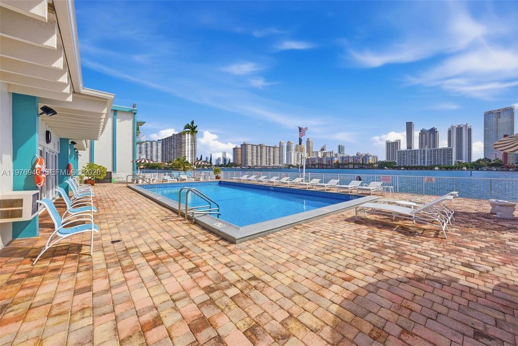 3922 NE 166th St S209, North Miami Beach, FL 33160