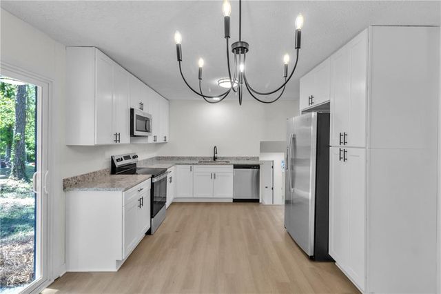 1336 Stoneham Court, Atlanta, GA 30349