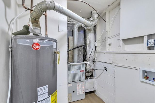 1336 Stoneham Court, Atlanta, GA 30349