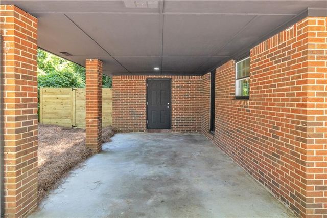 1336 Stoneham Court, Atlanta, GA 30349