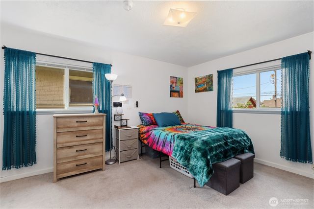 305 S 35th Street, Tacoma, WA 98418