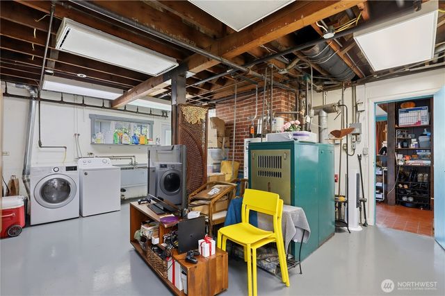 305 S 35th Street, Tacoma, WA 98418