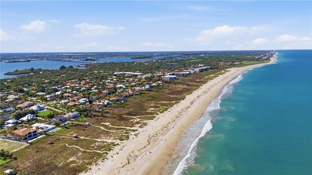 1048 Admirals Walk, Vero Beach, FL 32963