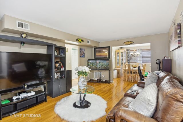 7311 N Ashland Boulevard 2A, Chicago, IL 60626