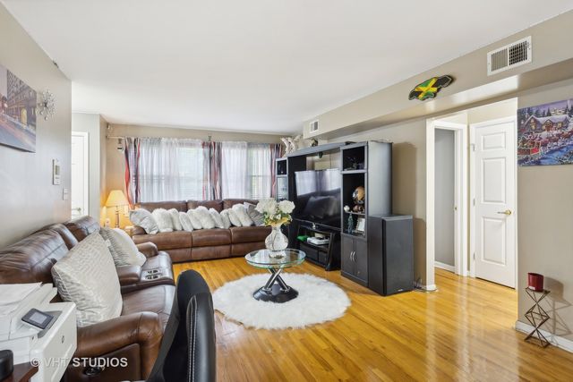 7311 N Ashland Boulevard 2A, Chicago, IL 60626