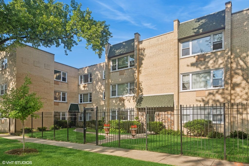 7311 N Ashland Boulevard 2A, Chicago, IL 60626