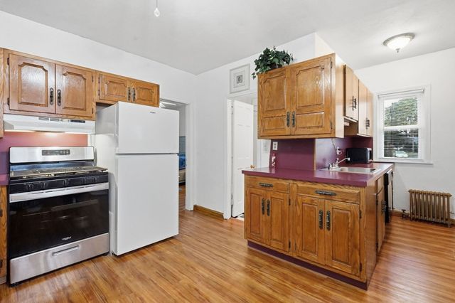 1774 Carew St, Springfield, MA 01104